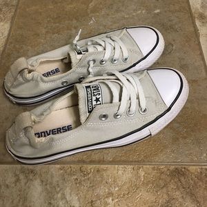 Women’s converse sneakers. Very good condition.